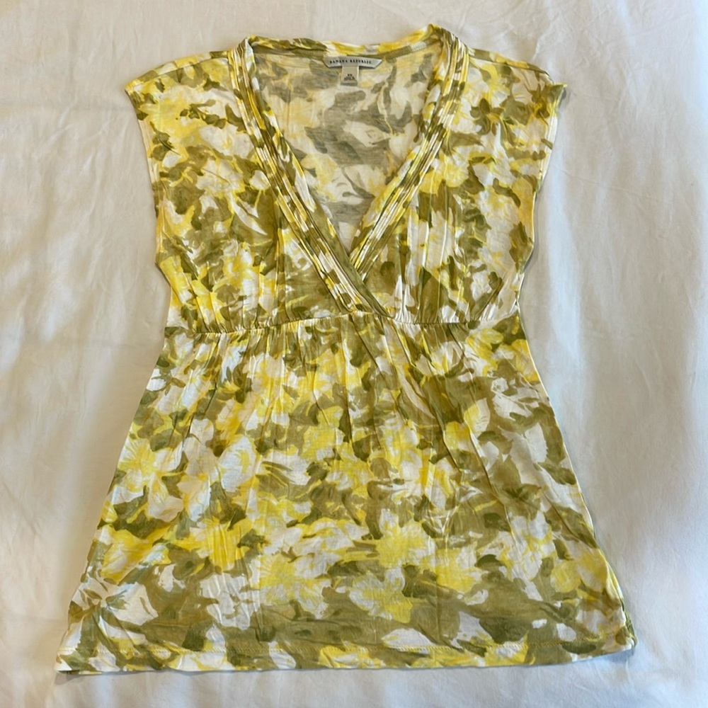 Banana Republic V-Neck Top